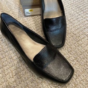9 M Easy Spirit Black Dress Flats with "Snake Skin" Effect Jadees Style Name